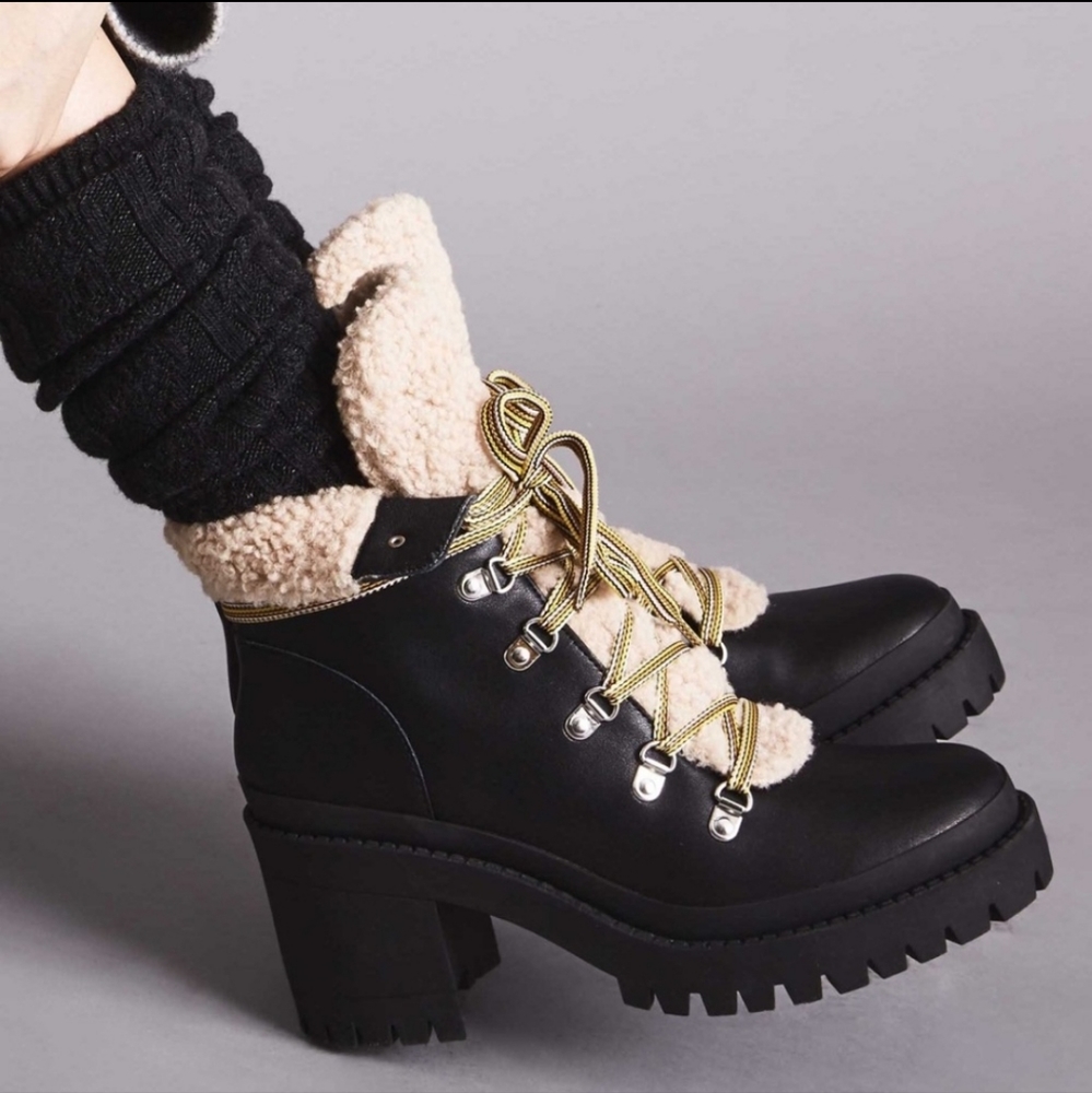 NWOB Steve madden bundleup leather sherpa heeled combat boot lace up size 7